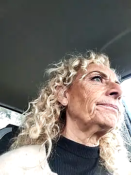 Snapshot of clarabell4 chatting on 11/21/25, 07:29 clarabell4 online show from 11/21/25, 07:29