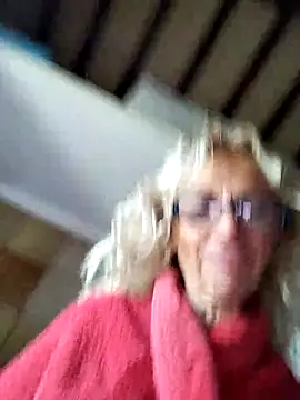 Snapshot of clarabell4 chatting on 11/29/25, 08:06 clarabell4 online show from 11/29/25, 08:06