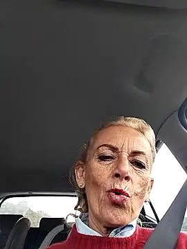 Snapshot of clarabell4 chatting on 12/04/25, 07:50 clarabell4 online show from 12/04/25, 07:50