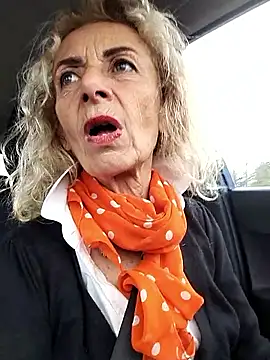 Snapshot of clarabell4 chatting on 01/15/26, 07:57 clarabell4 online show from 01/15/26, 07:57