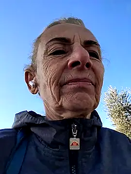 Snapshot of clarabell4 chatting on 02/01/26, 08:57 clarabell4 online show from 02/01/26, 08:57