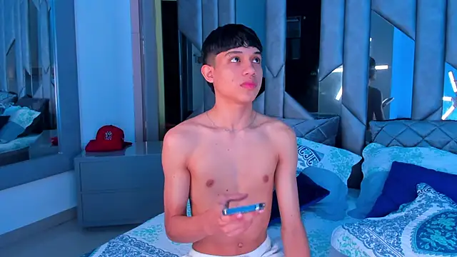 Snapshot of Sebax_Young chatting on 09/18/25, 08:11 Sebax Young online show from 09/18/25, 08:11