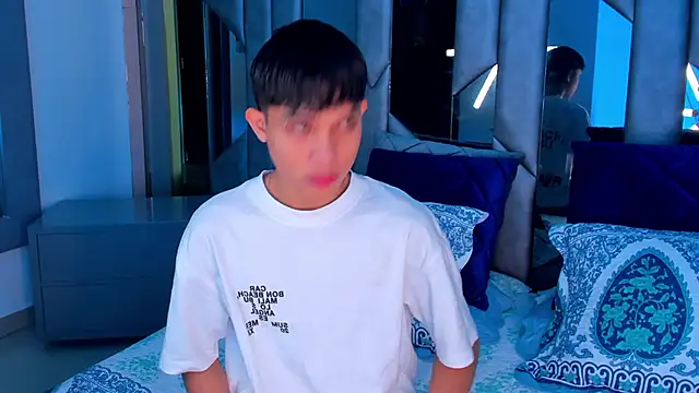 Snapshot of Sebax_Young chatting on 09/21/25, 08:10 Sebax Young online show from 09/21/25, 08:10