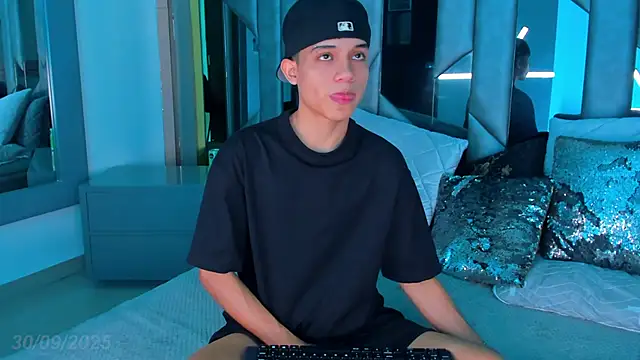 Snapshot of Sebax_Young chatting on 09/30/25, 08:25 Sebax Young online show from 09/30/25, 08:25