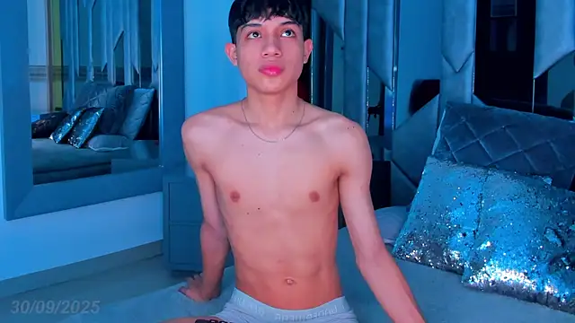 Snapshot of Sebax_Young chatting on 10/02/25, 08:27 Sebax Young online show from 10/02/25, 08:27