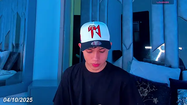 Snapshot of Sebax_Young chatting on 10/04/25, 08:40 Sebax Young online show from 10/04/25, 08:40