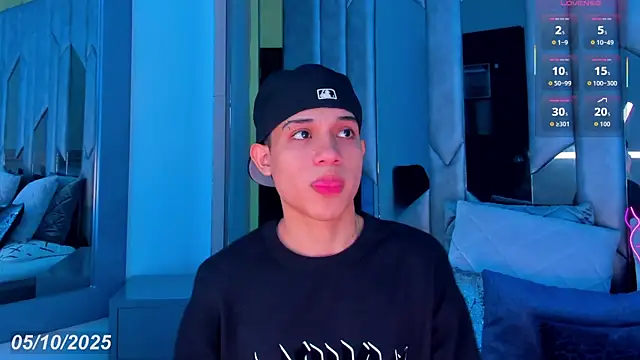 Snapshot of Sebax_Young chatting on 10/05/25, 08:51 Sebax Young online show from 10/05/25, 08:51