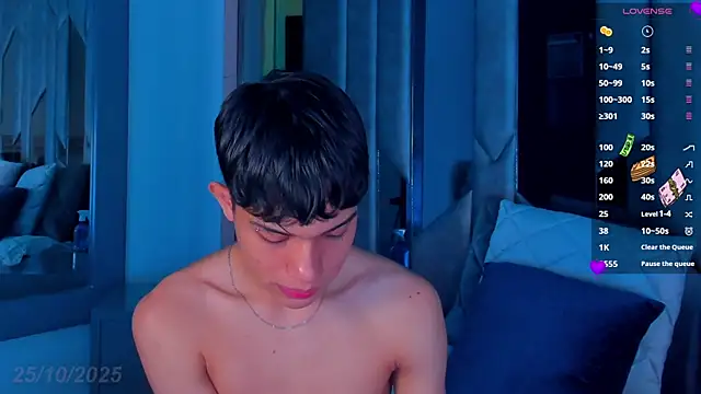 Snapshot of Sebax_Young chatting on 10/25/25, 08:47 Sebax Young online show from 10/25/25, 08:47