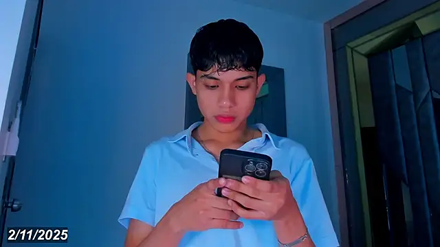 Snapshot of Sebax_Young chatting on 11/04/25, 08:52 Sebax Young online show from 11/04/25, 08:52