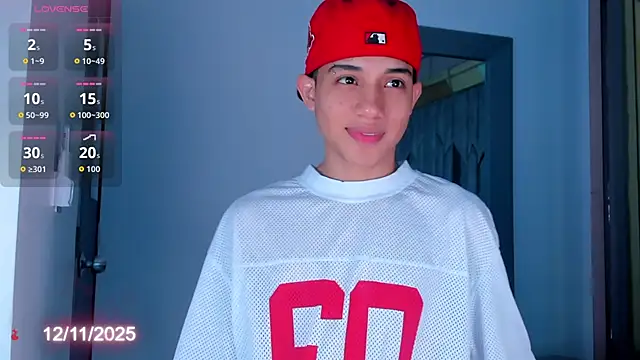 Snapshot of Sebax_Young chatting on 11/12/25, 08:30 Sebax Young online show from 11/12/25, 08:30