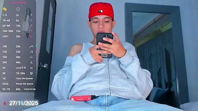 Snapshot of Sebax_Young chatting on 11/27/25, 08:55 Sebax Young online show from 11/27/25, 08:55