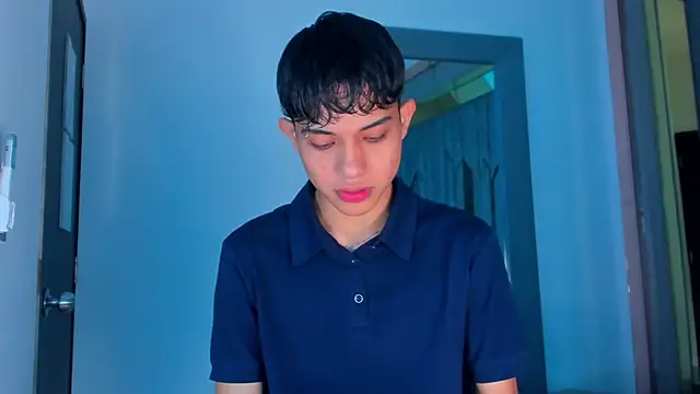 Snapshot of Sebax_Young chatting on 11/28/25, 08:33 Sebax Young online show from 11/28/25, 08:33