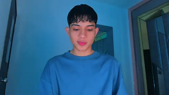 Snapshot of Sebax_Young chatting on 12/05/25, 08:27 Sebax Young online show from 12/05/25, 08:27