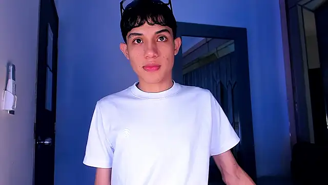 Snapshot of Sebax_Young chatting on 02/16/26, 08:16 Sebax Young online show from 02/16/26, 08:16