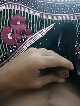 Snapshot of Aloneboy77 chatting on 11/11/25, 05:24 Aloneboy77 online show from 11/11/25, 05:24