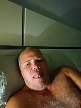 Snapshot of cubanitofeliz40 chatting on 12/05/25, 09:29 cubanitofeliz40 online show from 12/05/25, 09:29