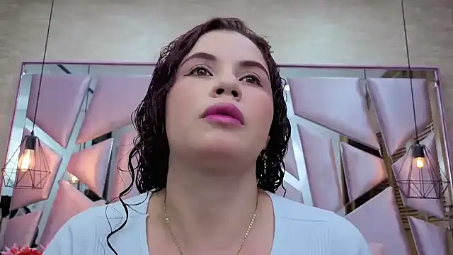 ThaliaCross online show from 03/31/26, 07:14