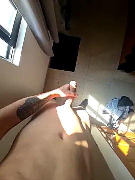 ferrerexoti online show from 12/15/25, 08:46