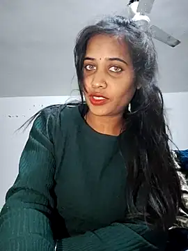 cute radhikaa online show from 01/08/26, 12:40