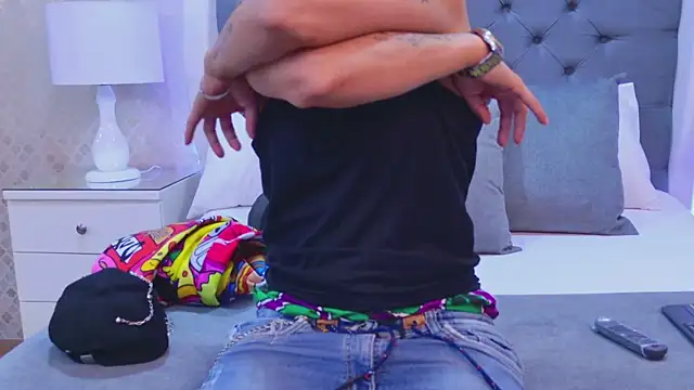 ZoeKrug online show from 11/27/25, 08:00