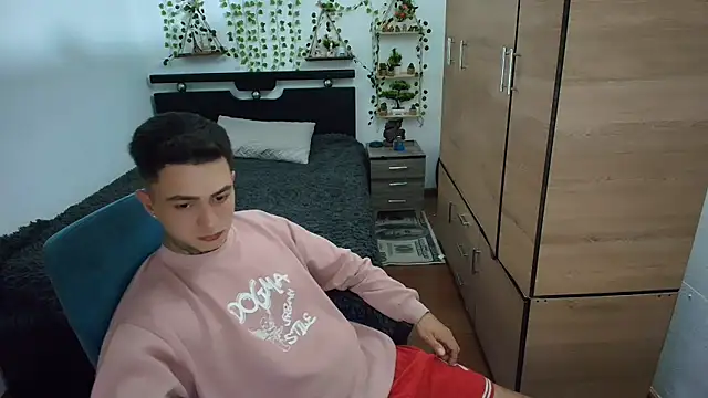 santii ss online show from 04/16/26, 12:22