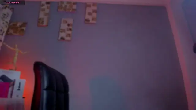 Snapshot of Chloe_cooperr chatting on 11/06/25, 10:54 Chloe cooperr online show from 11/06/25, 10:54