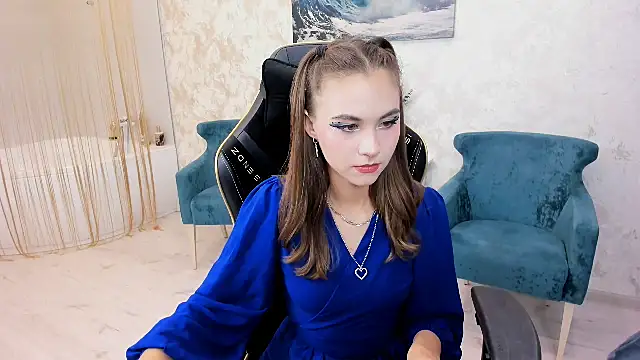 EllaCurtis online show from 10/22/25, 11:32