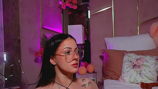 LucyLextonX online show from 04/07/26, 02:56