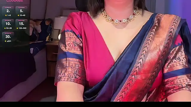 Snapshot of SunhariGirl chatting on 09/24/25, 03:32 SunhariGirl online show from 09/24/25, 03:32