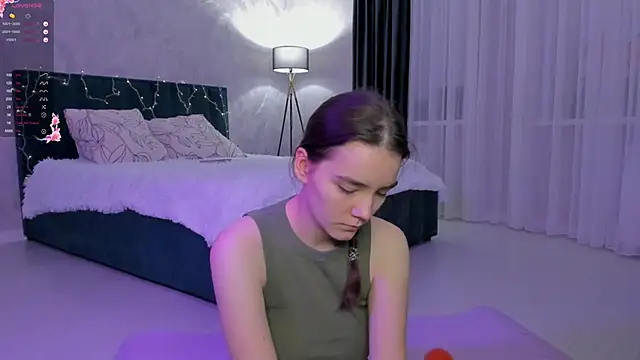 Snapshot of sweete_chantal chatting on 09/29/25, 05:07 sweete chantal online show from 09/29/25, 05:07