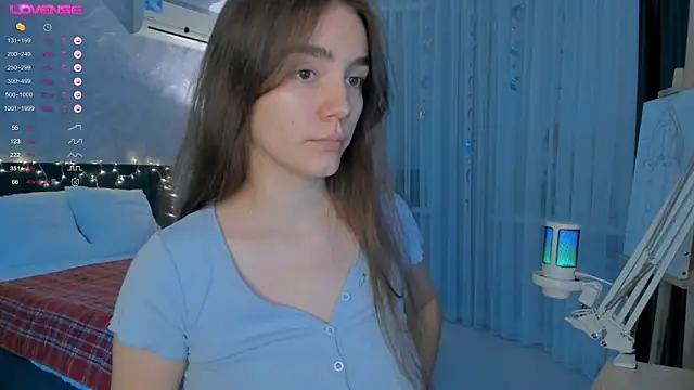 Snapshot of sweete_chantal chatting on 10/20/25, 05:46 sweete chantal online show from 10/20/25, 05:46