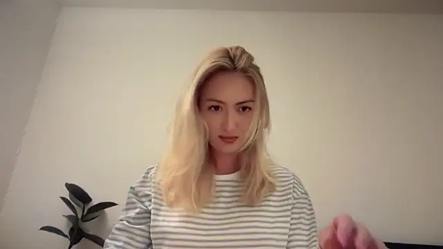 Kitty Swetty online show from 04/15/26, 08:31