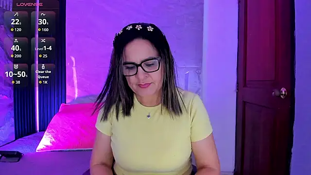 Agatha Pleasure online show from 03/04/26, 12:00