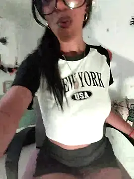 Snapshot of LeilaEbony chatting on 10/14/25, 11:55 LeilaEbony online show from 10/14/25, 11:55