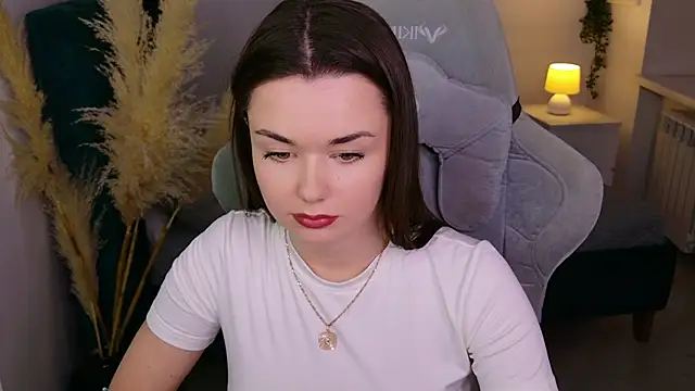 Snapshot of AvaFlower chatting on 09/30/25, 12:54 AvaFlower online show from 09/30/25, 12:54