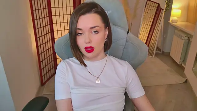 Snapshot of AvaFlower chatting on 11/13/25, 03:55 AvaFlower online show from 11/13/25, 03:55