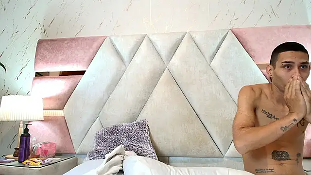 Zoelucas online show from 03/02/26, 12:12