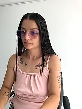 Coralinne   online show from 04/02/26, 03:31