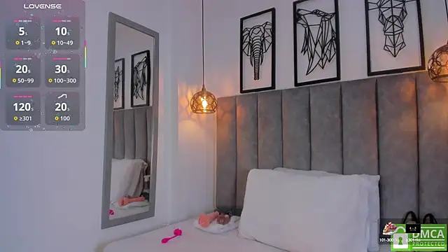 Gia Scott online show from 10/05/25, 09:45