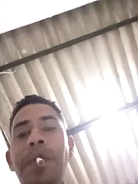 Snapshot of malvadinho69134 chatting on 12/14/25, 05:02 malvadinho69134 online show from 12/14/25, 05:02