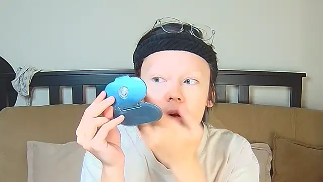 Derek Carter online show from 12/16/25, 01:05