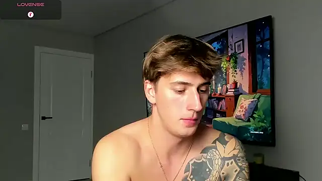 Snapshot of DaniHort chatting on 10/26/25, 02:12 DaniHort online show from 10/26/25, 02:12