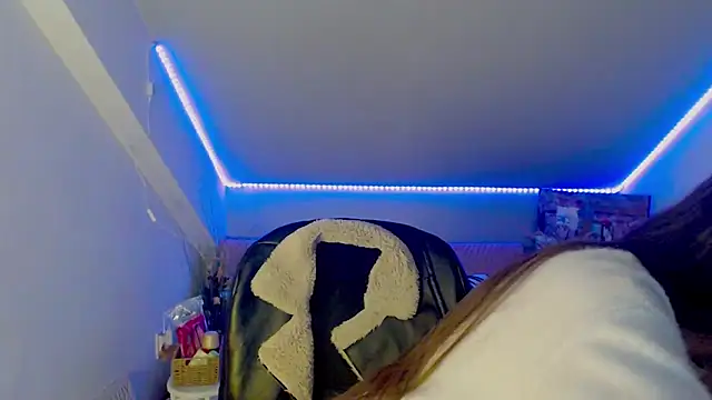 BonniePearson online show from 10/19/25, 07:47