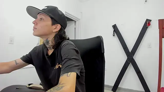 StraightBoy Nick online show from 04/14/26, 07:20