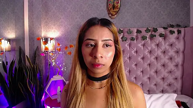 Snapshot of laila_stilwiills chatting on 11/22/25, 04:55 laila stilwiills online show from 11/22/25, 04:55