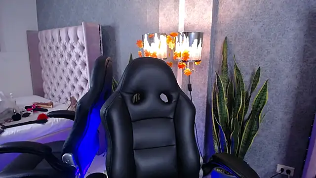 laila stilwiills online show from 03/20/26, 06:07