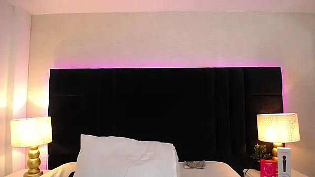 laila stilwiills online show from 04/06/26, 04:46