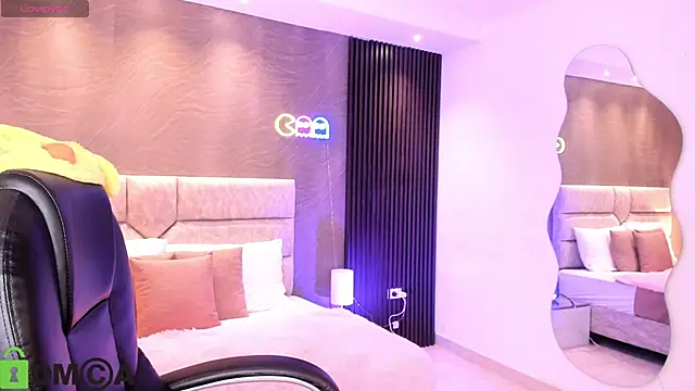 Arinextdoor online show from 10/10/25, 11:04