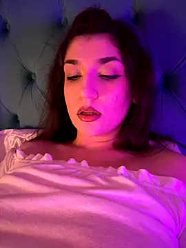 ScarletBloom  online show from 11/02/25, 04:42