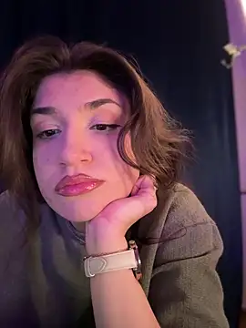 ScarletBloom  online show from 12/21/25, 04:03